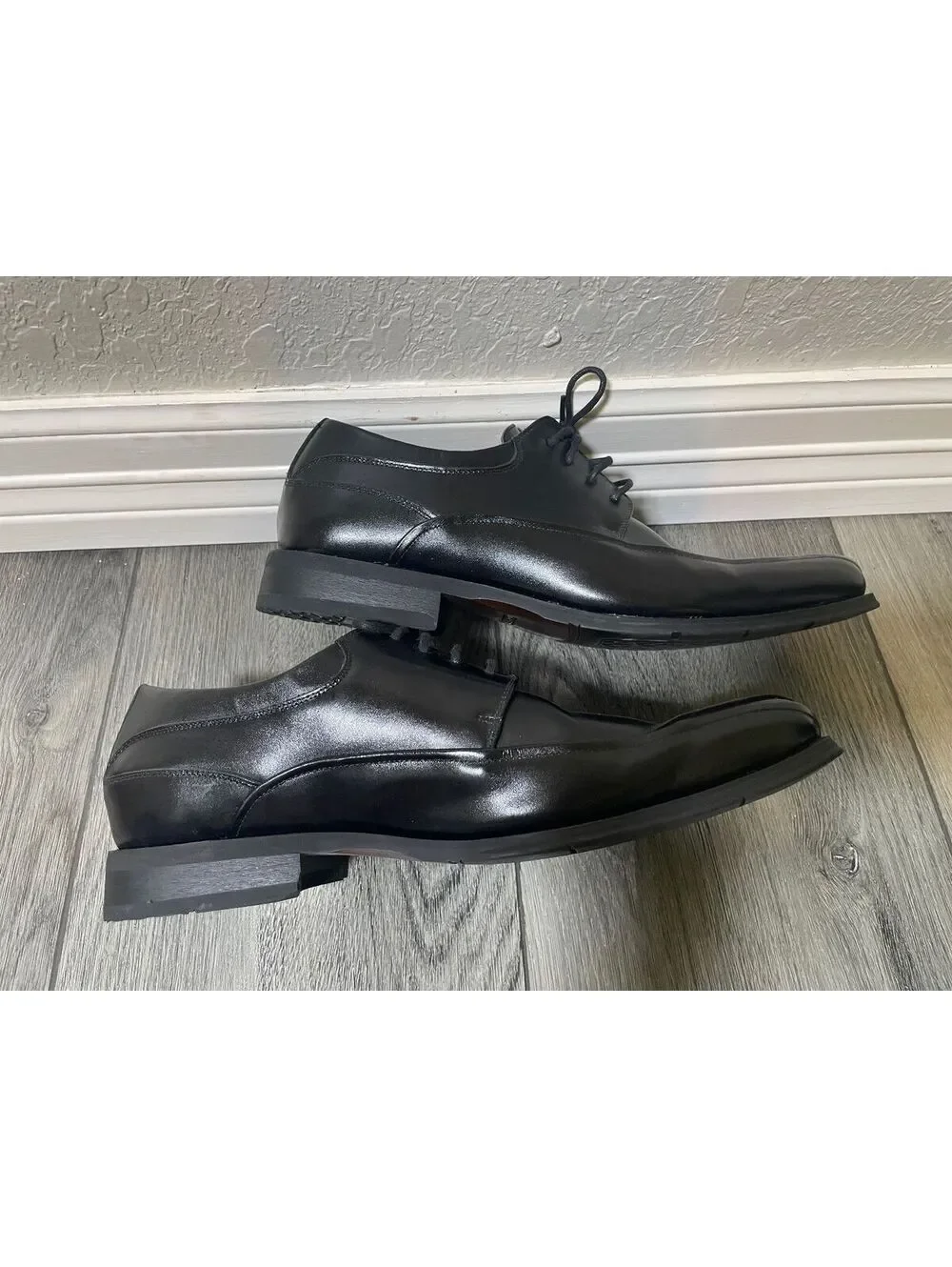 Florsheim Men’s Shiny Black Leather Lace Up Leather Oxford size 11-093